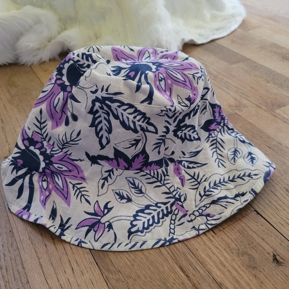Hat Attack, Printed Floral Bucket Hat, Blue Colorway- NWT - Picture 2 of 4